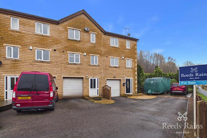 3 Bedroom Terraced House For Sale In Ridge View Drive, Sheffield, S9