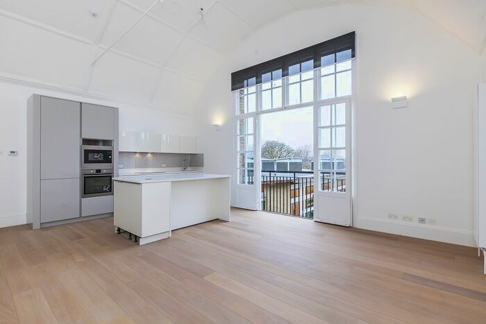 2 Bedroom Flat To Rent In Clapham Common North Side, London, SW4