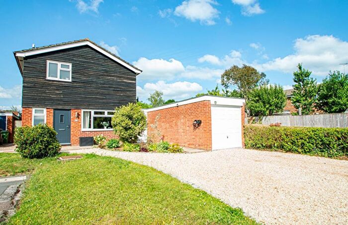 4 Bedroom Detached House For Sale In Wayside Green, Woodcote, Reading, Oxfordshire, RG8