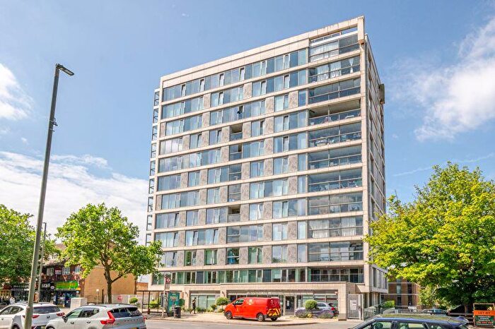 2 Bedroom Flat For Sale In Northway House, Whetstone, N20
