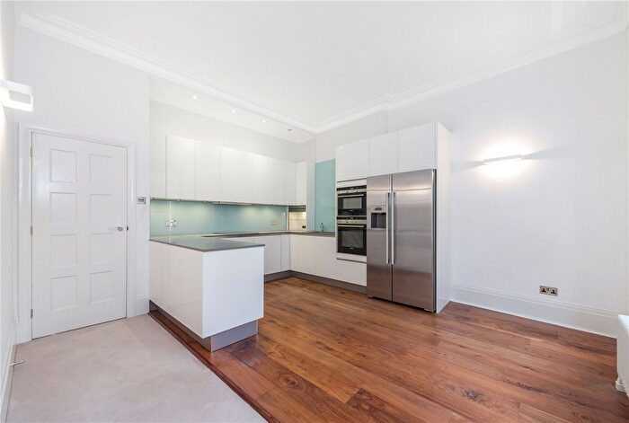 2 Bedroom Flat To Rent In Lincoln House, Basil Street, SW3