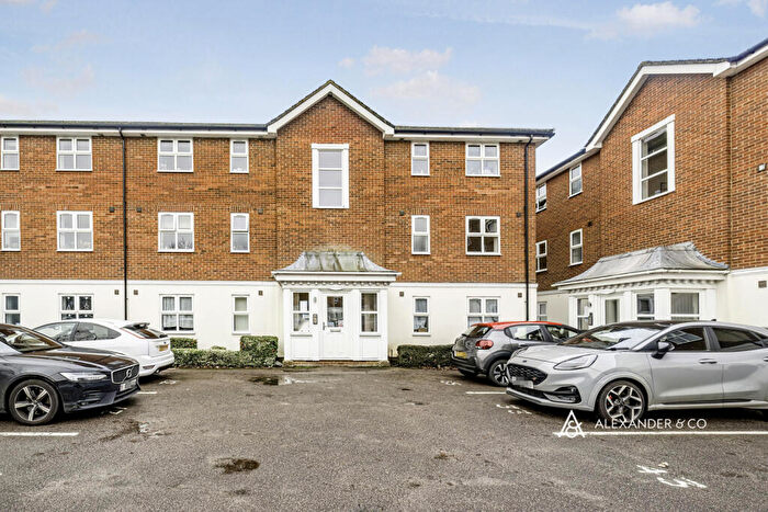 1 Bedroom Flat To Rent In Whinchat, Aylesbury, Buckinghamshire, HP19