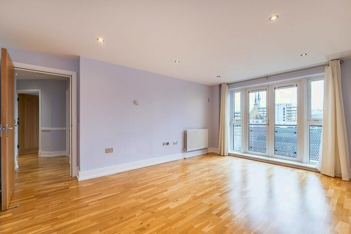 2 Bedroom Flat To Rent In Wadbrook Street, Kingston Upon Thames, KT1