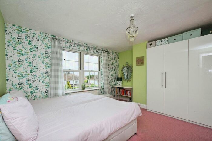 4 Bedroom Detached House For Sale In Malmesbury Road, Chippenham, SN15