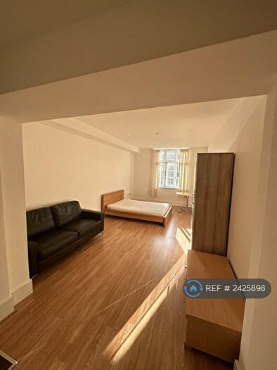1 Bedroom Flat To Rent In Bernhard Baron House, London, E1