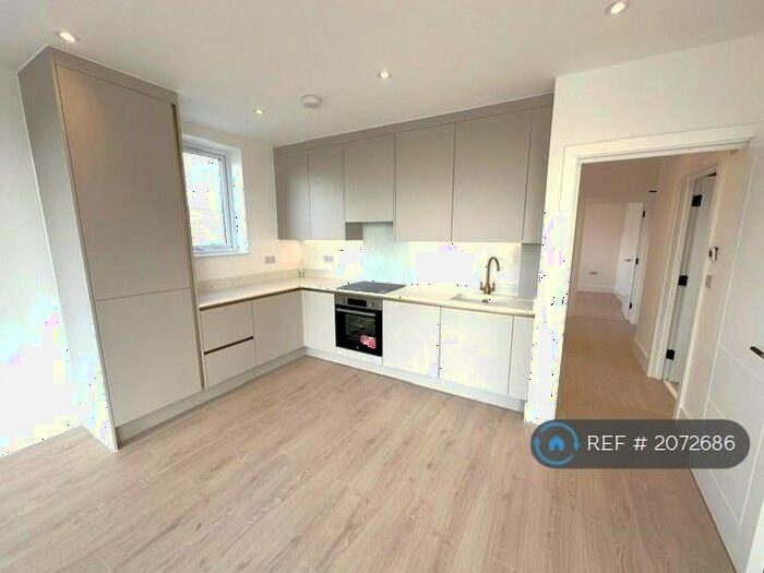 2 Bedroom Flat To Rent In Corelli Road, London, SE3