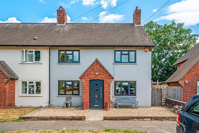 3 Bedroom Semi-Detached House For Sale In Brooks Lane, Bosham, Chichester, PO18