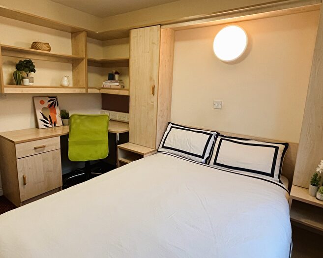 1 Bedroom Flat To Rent In Hyde Grove, Manchester, M13