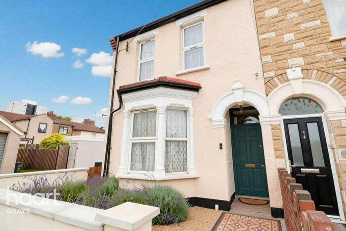 1 Bedroom Maisonette For Sale In Bridge Road, Grays, RM17