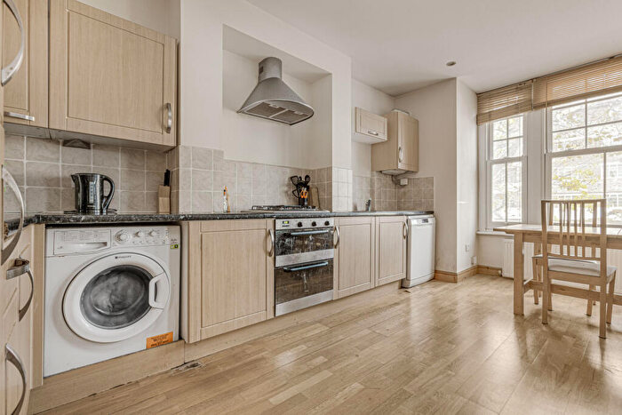 2 Bedroom Flat To Rent In Cavendish Road, Clapham, SW12
