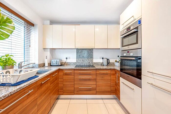 2 Bedroom Flat To Rent In Howard Road, Stanmore, HA7