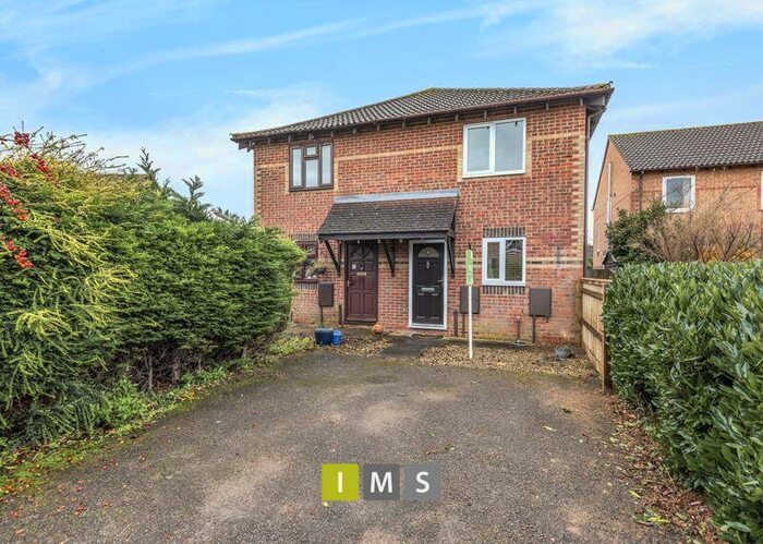 2 Bedroom End Of Terrace House To Rent In Spruce Drive, Bicester, OX26