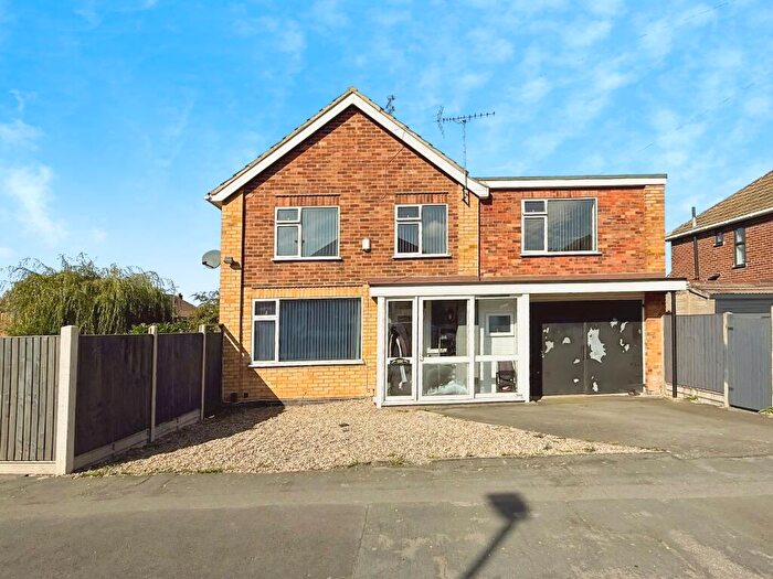 5 Bedroom Link Detached House For Sale In Carlton Drive, Wigston, LE18