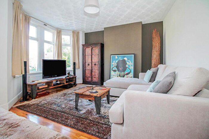 2 Bedroom Apartment To Rent In Clive Road, Canton, Cardiff, CF5