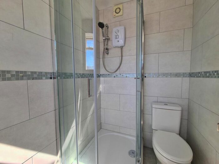 1 Bedroom Flat To Rent In Gordon Road, Chatham, ME4