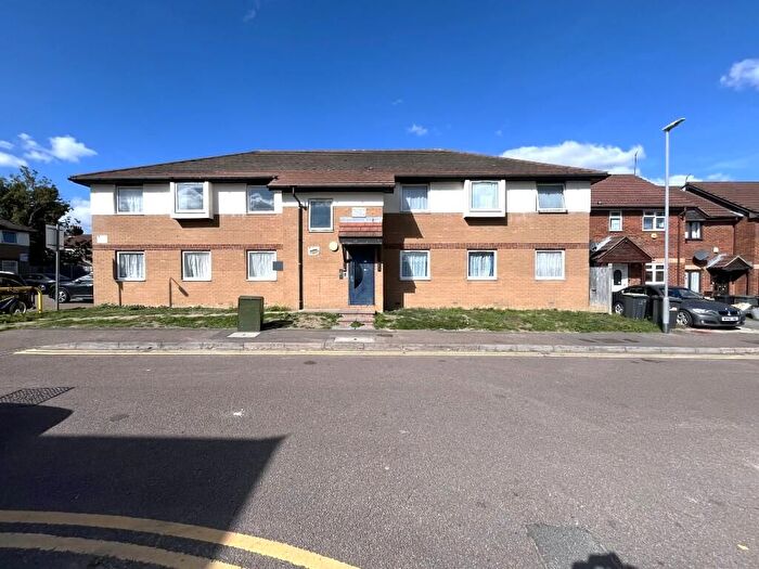 1 Bedroom Flat To Rent In Milliners Court, Milliners Way, Luton, LU3