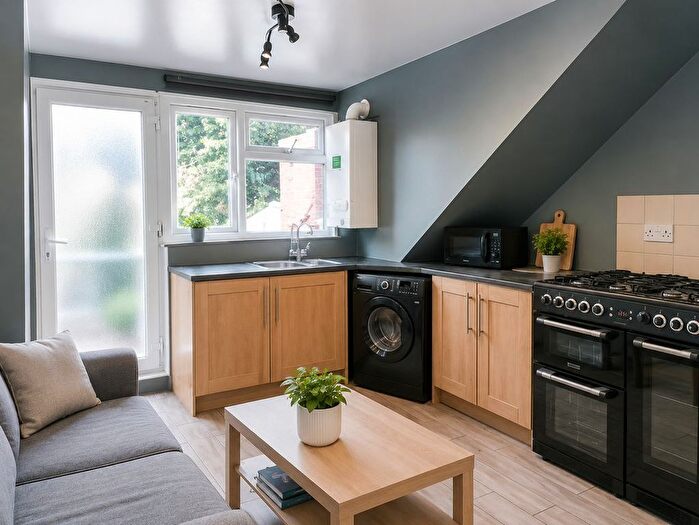 6 Bedroom Property For Sale In Edgbaston Road, Smethwick, West Midlands, B66