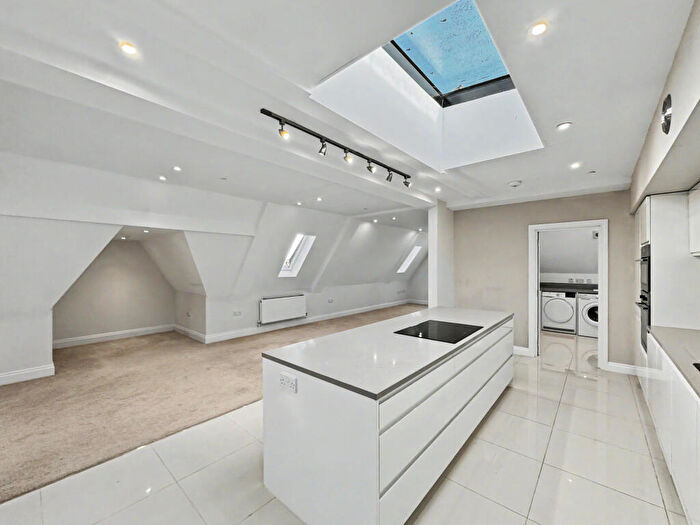 3 Bedroom Apartment For Sale In Flat, The Old Rectory, Somerleigh Road, Dorchester, Dorset, DT1