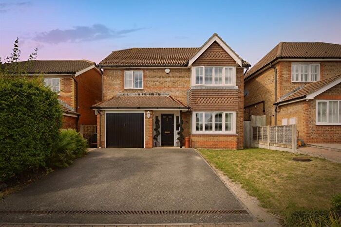 4 Bedroom Detached House For Sale In Beatrice Hills Close, Kennington, Ashford, TN24