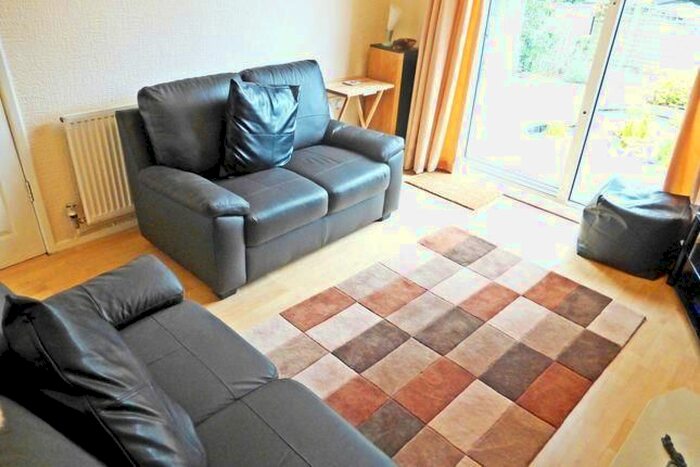 3 Bedroom Semi-Detached House To Rent In Berkeley Road, Shirley, Solihull B90