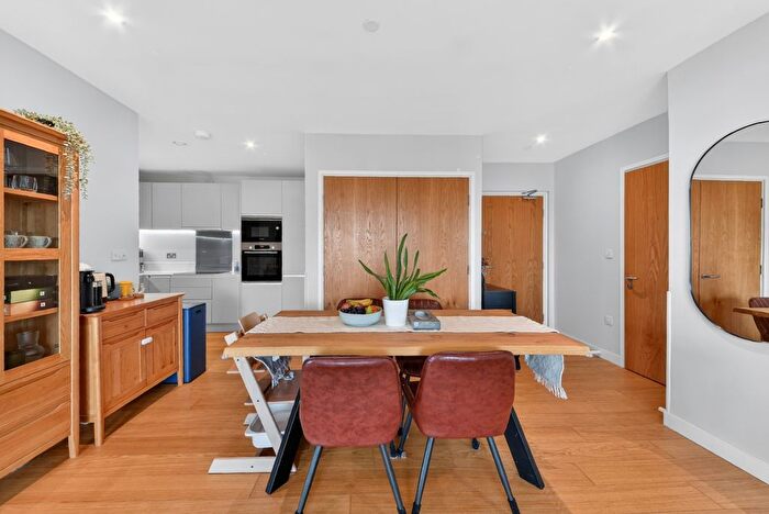 2 Bedroom Flat For Sale In Hale, Ferry Lane, London, N17