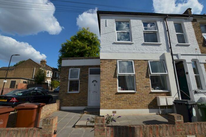 1 Bedroom Flat To Rent In Newport Road, Leyton, E10