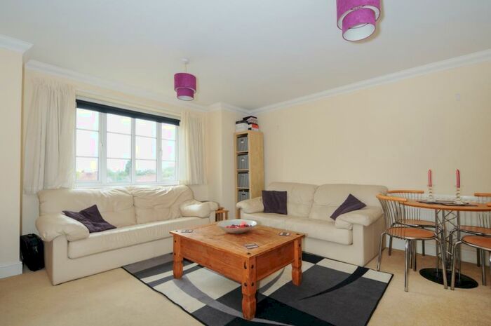 1 Bedroom Apartment To Rent In Gatton Park Road Redhill, RH1