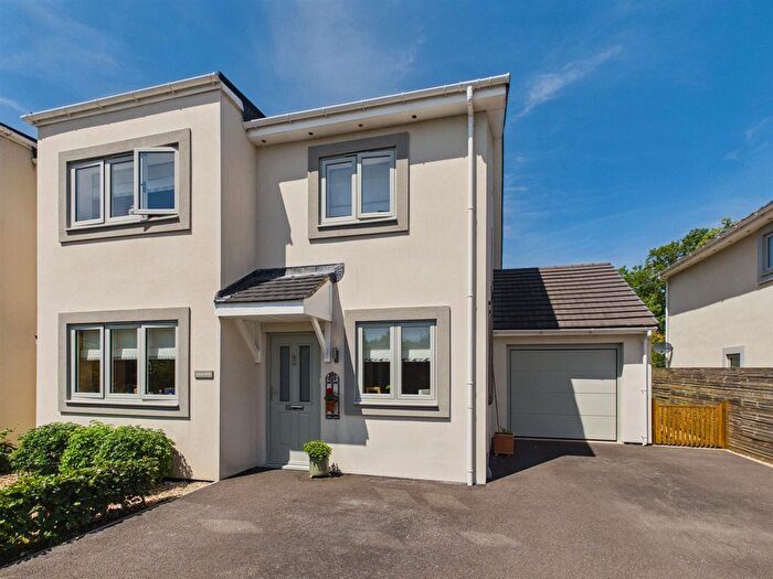 3 Bedroom Semi-Detached House For Sale In Station Road, Christian Malford, SN15