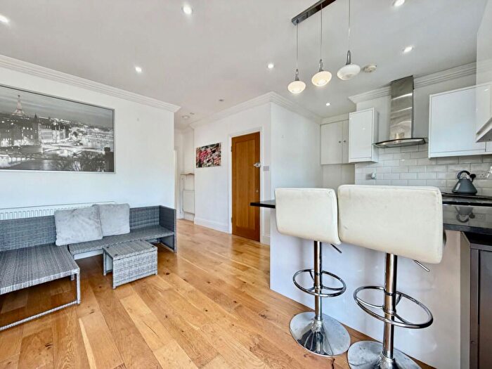 2 Bedroom Flat For Sale In Brighton Road, South Croydon, CR2