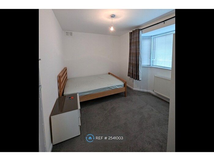 3 Bedroom Semi-Detached House To Rent In Southville Road, Feltham, TW14