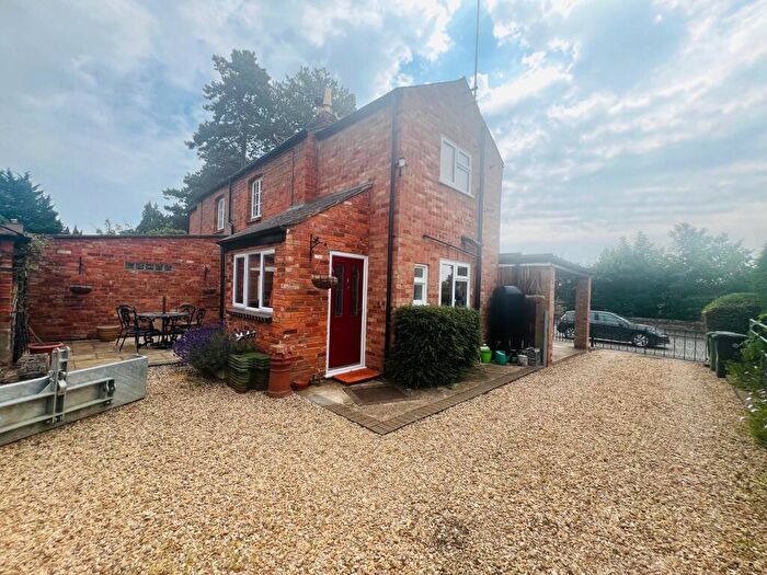 2 Bedroom House To Rent In High Street, Ketton, Stamford, PE9