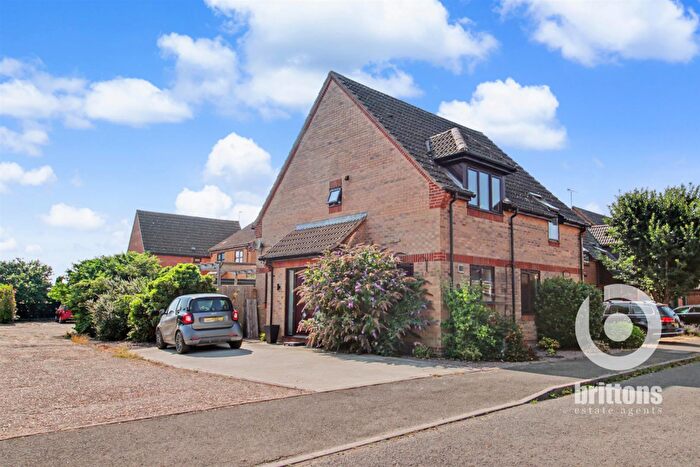 4 Bedroom Detached House For Sale In Lewis Drive, Wiggenhall St. Germans, King's Lynn, PE34
