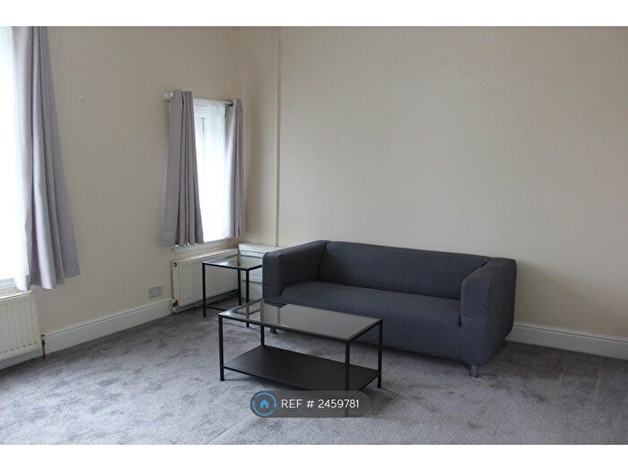1 Bedroom Flat To Rent In Robin Hood Lane, Birmingham, B28