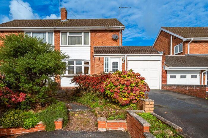 3 Bedroom Semi-Detached House For Sale In Sandringham Road, Stourbridge, DY8