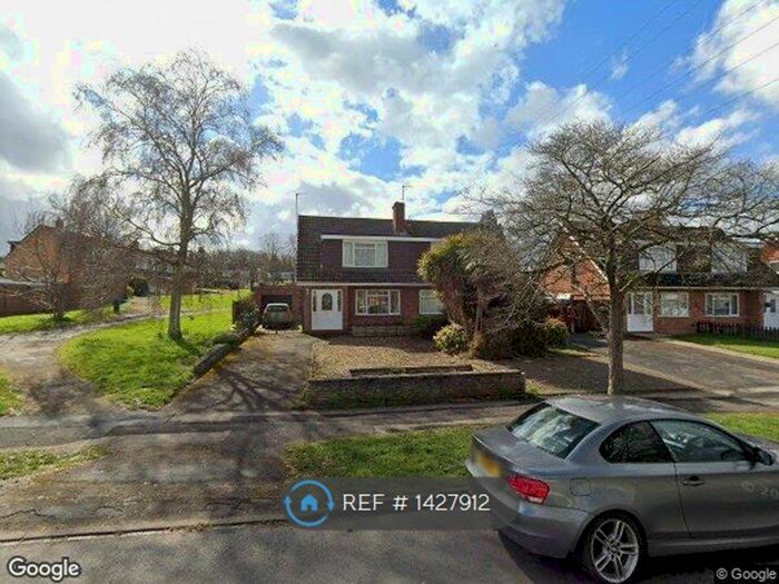 3 Bedroom Semi-Detached House To Rent In Hesters Way Lane, Cheltenham, GL51