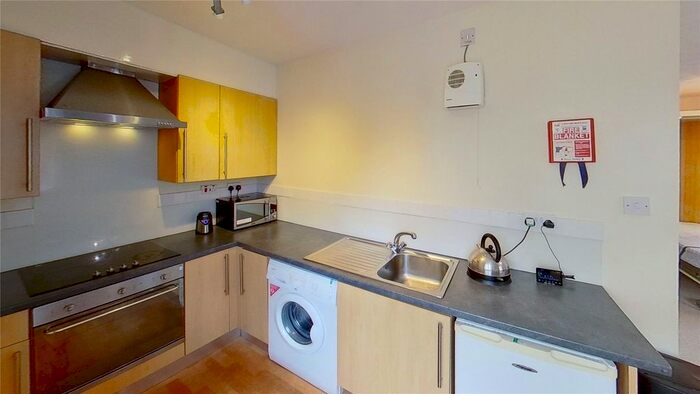 1 Bedroom Flat To Rent In Lochrin Place, Edinburgh, EH3