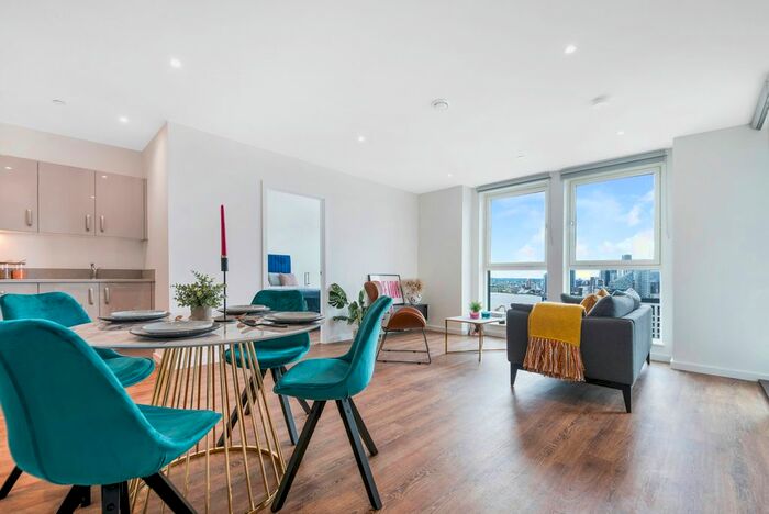 2 Bedroom Flat To Rent In Silvertown Way, London, E16