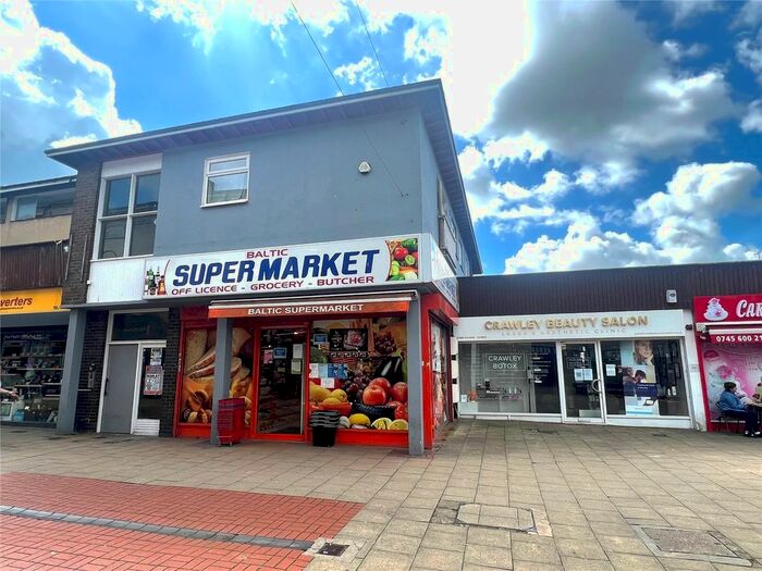 2 Bedroom Flat To Rent In Broadwalk, Crawley, West Sussex, RH10