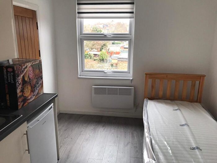 Studio To Rent In Green Lanes, Self Contained Studio, N8