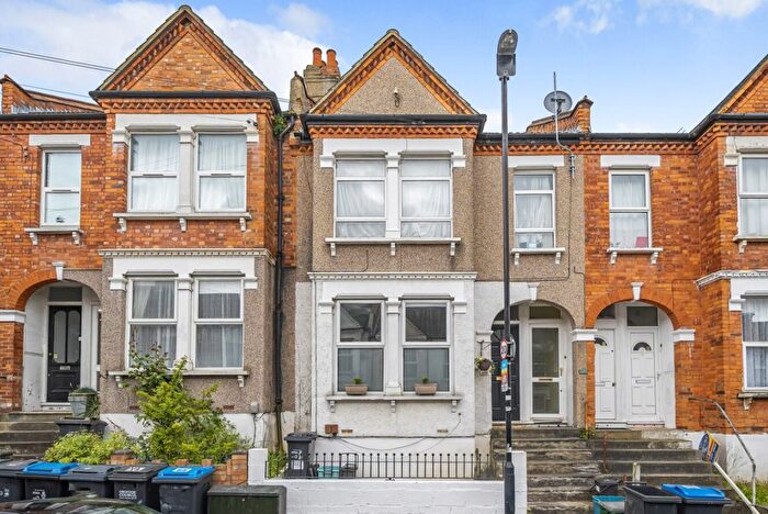 2 Bedroom Maisonette To Rent In Mersham Road, Thornton Heath, CR7