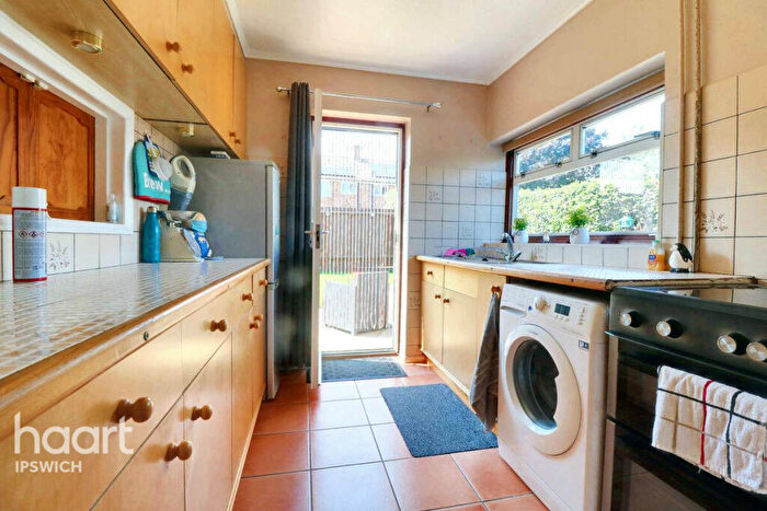 3 Bedroom End Of Terrace House For Sale In Agate Close, Ipswich, IP1