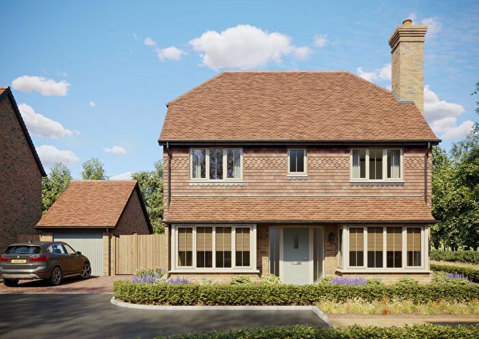 4 Bedroom Detached House For Sale In View Road, Cliffe Woods, ME8