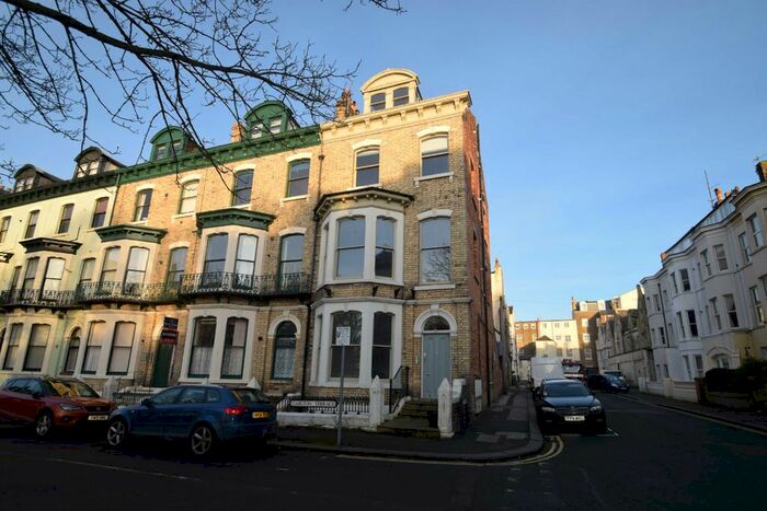 1 Bedroom Flat To Rent In Carlton Terrace, Scarborough, North Yorkshire, YO11
