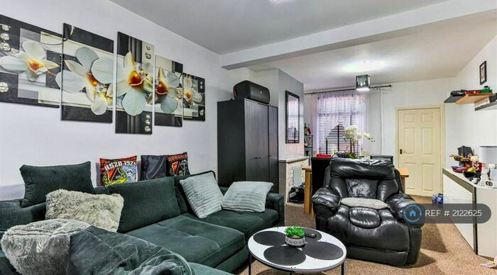 3 Bedroom Terraced House To Rent In Havelock Street, Kettering, NN16