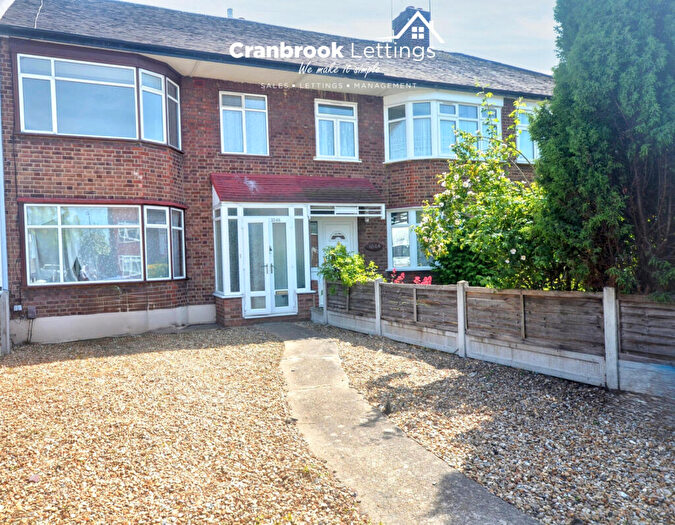 3 Bedroom Terraced House For Sale In High Road, Chadwell Heath, RM6