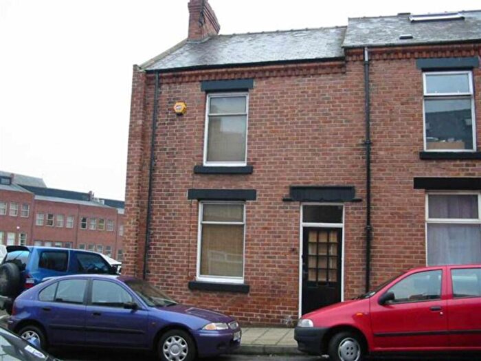 2 Bedroom Private Halls To Rent In New Street, Durham City, DH1