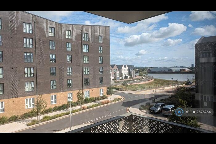 2 Bedroom Flat To Rent In Quay Court, Rochester, ME1