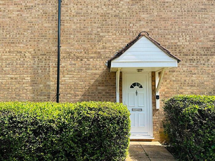 1 Bedroom Maisonette To Rent In Gainsborough Road, Hayes, UB4