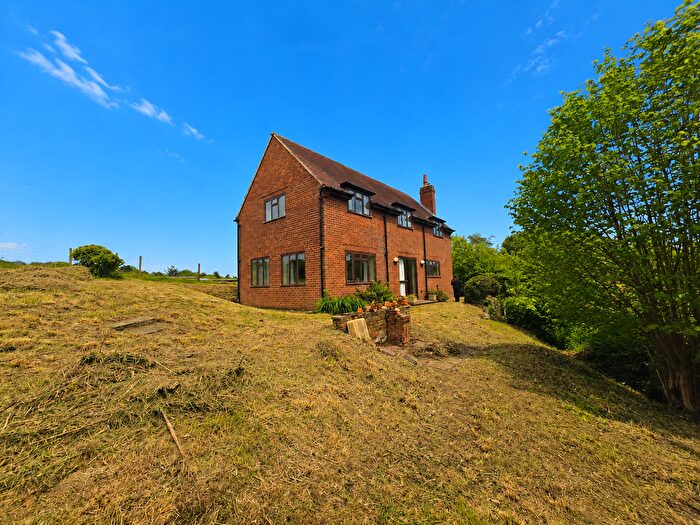 3 Bedroom Detached House For Sale In Greensforge Lane, Stourbridge, DY7