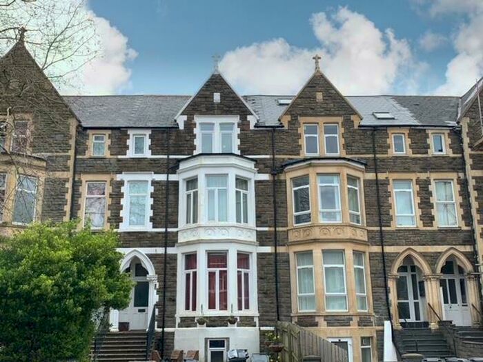 3 Bedroom Flat To Rent In Newport Road, Cardiff, CF24